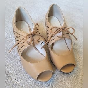 CHELSEA CREW Juliette Pumps